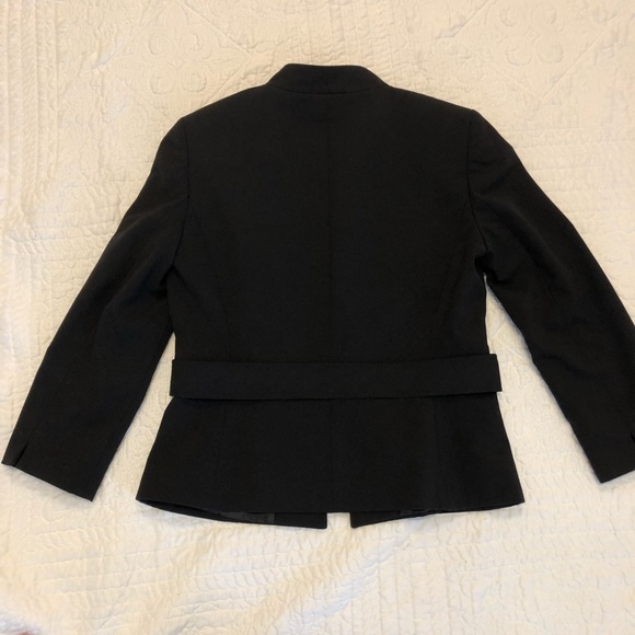 Tahari short belted black jacket. SZ 4 - Picture 4 of 7